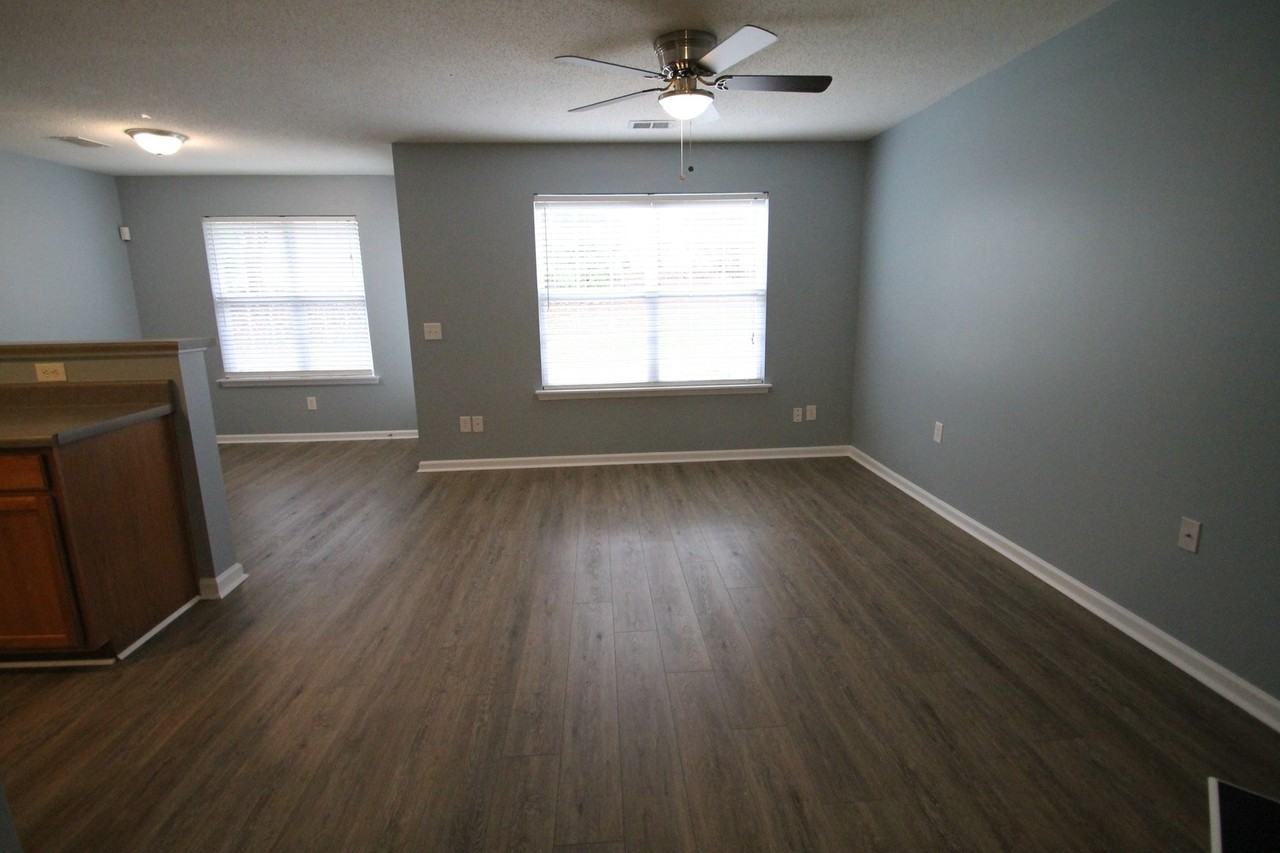 1364 Walnut Hill Dr - Photo 4 of 28