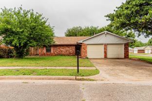 3808 Oakcliff Dr - Photo 1 of 1