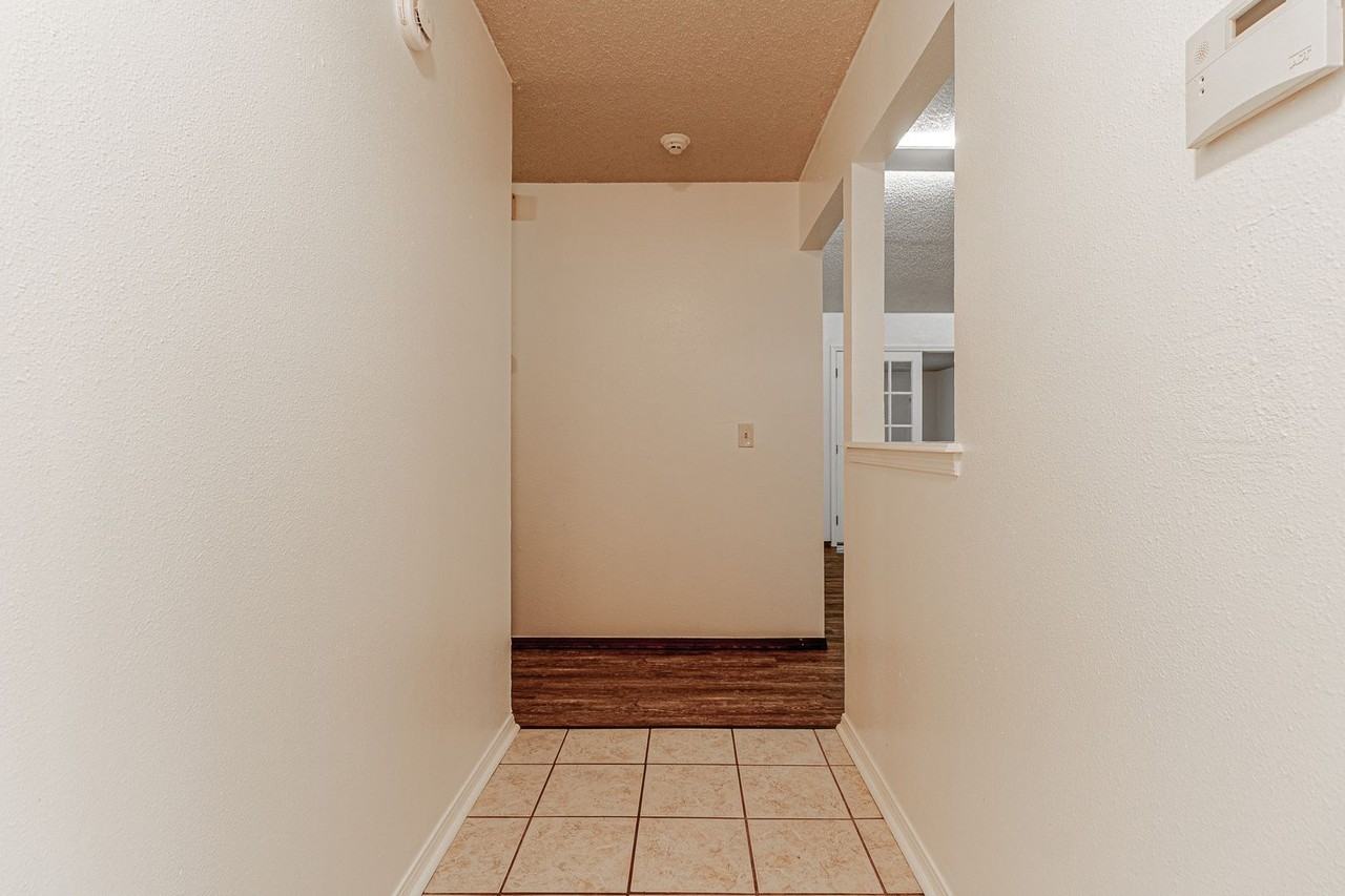 3808 Oakcliff Dr - Photo 5 of 36