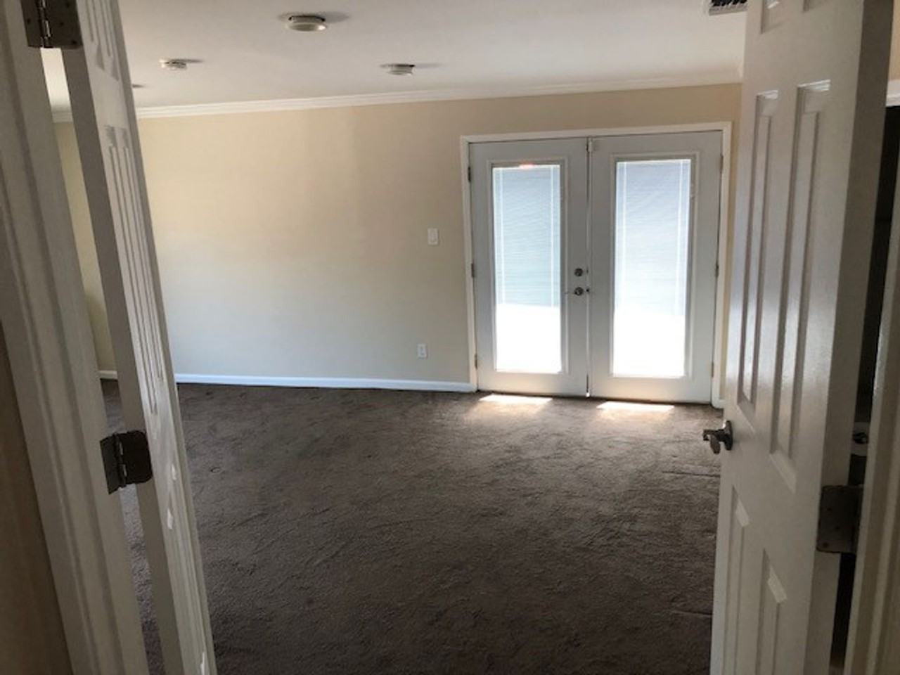 1630 N Ontario St - Photo 5 of 9