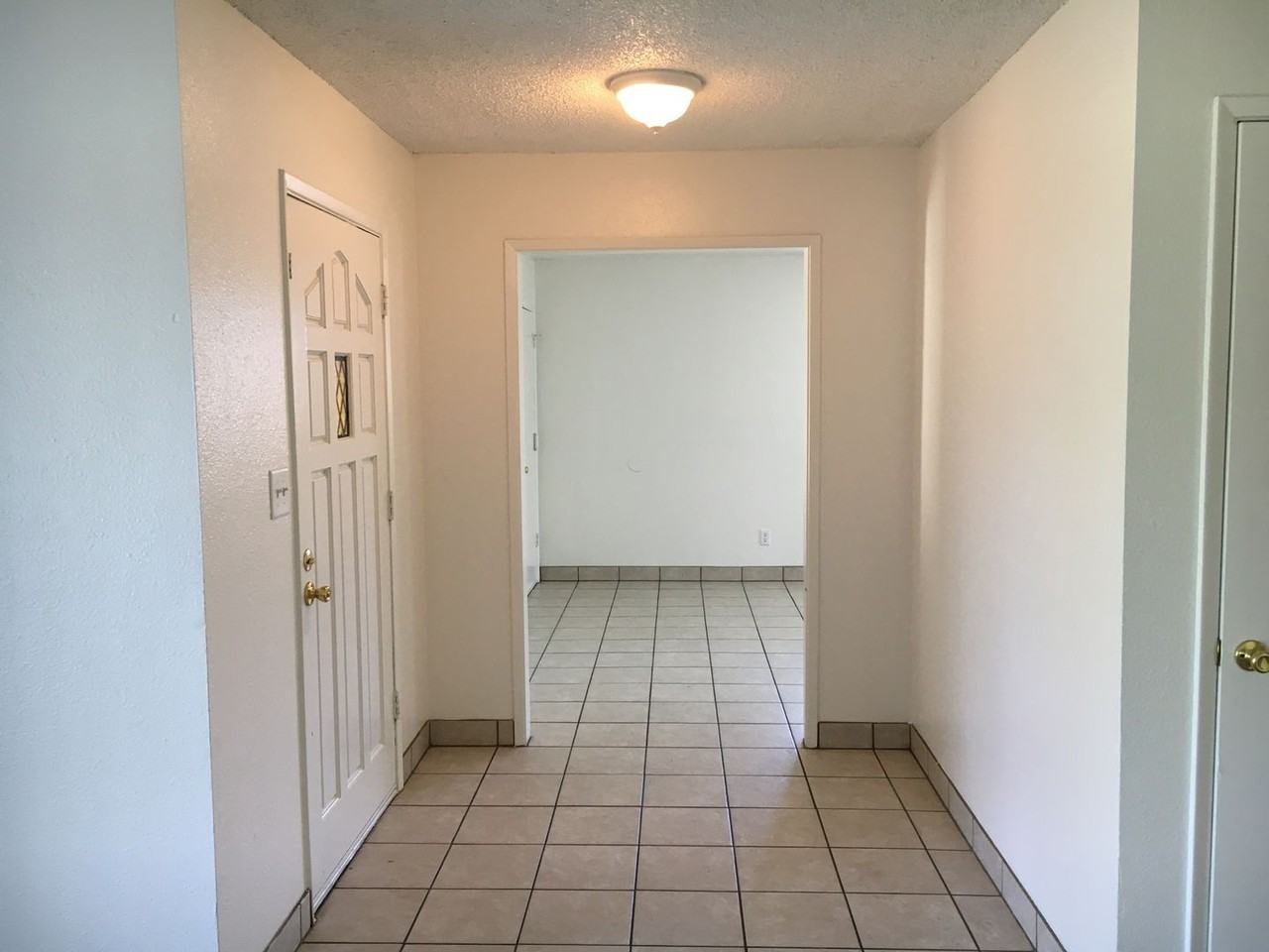 952 Mango Dr - Photo 2 of 7