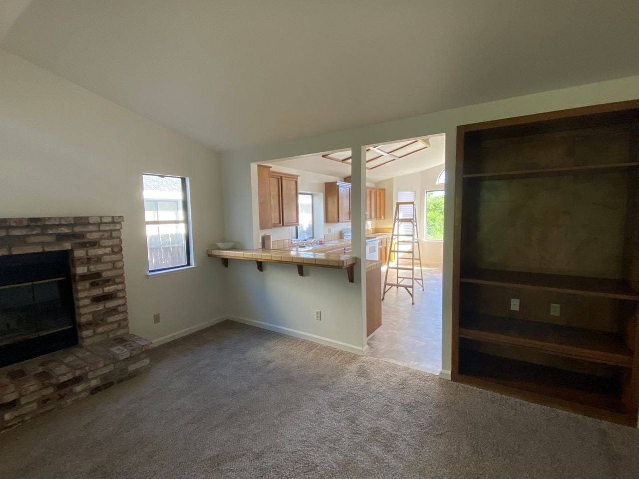 110 Castlemont Dr - Photo 2 of 18