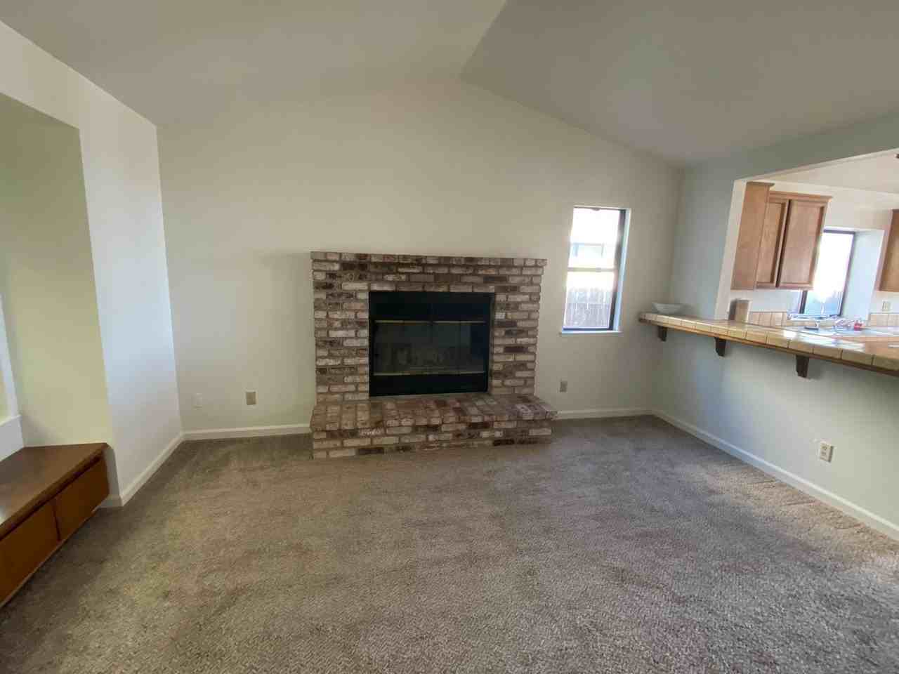 110 Castlemont Dr - Photo 3 of 18
