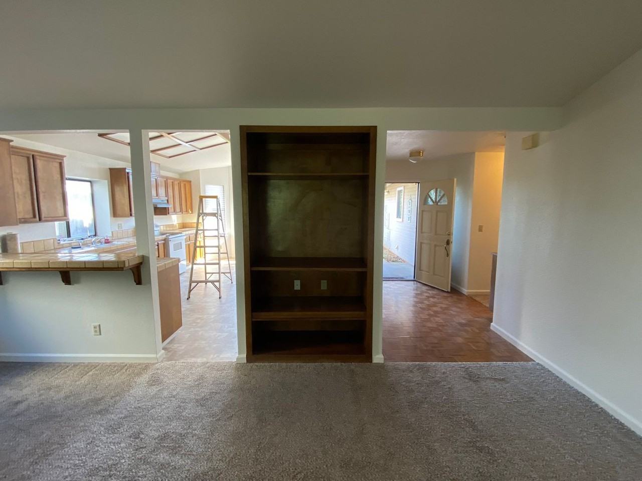 110 Castlemont Dr - Photo 4 of 18