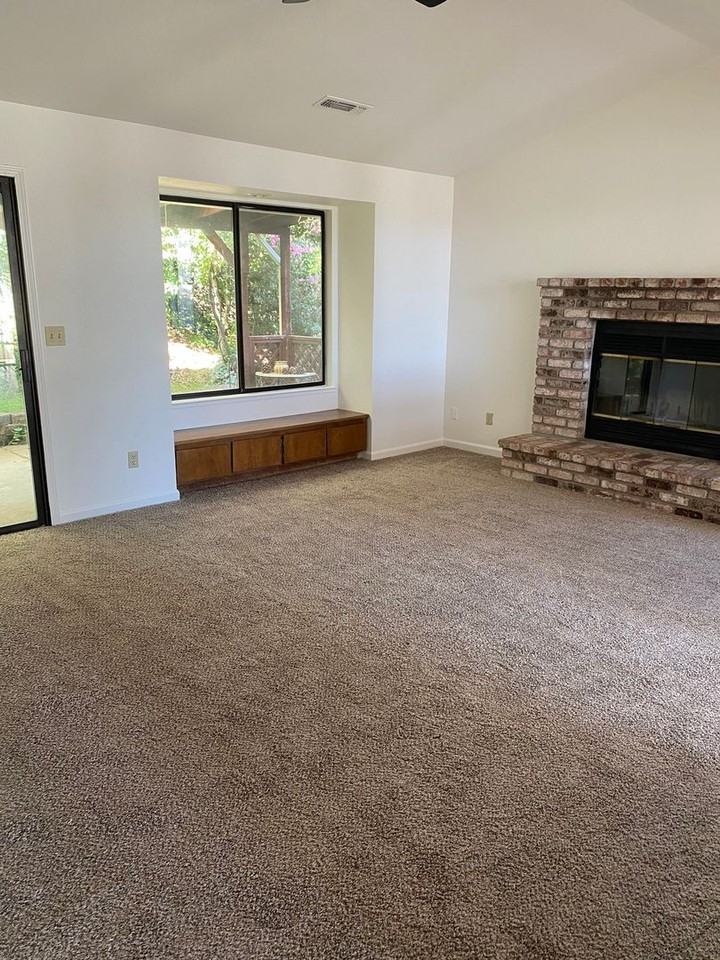 110 Castlemont Dr - Photo 5 of 18