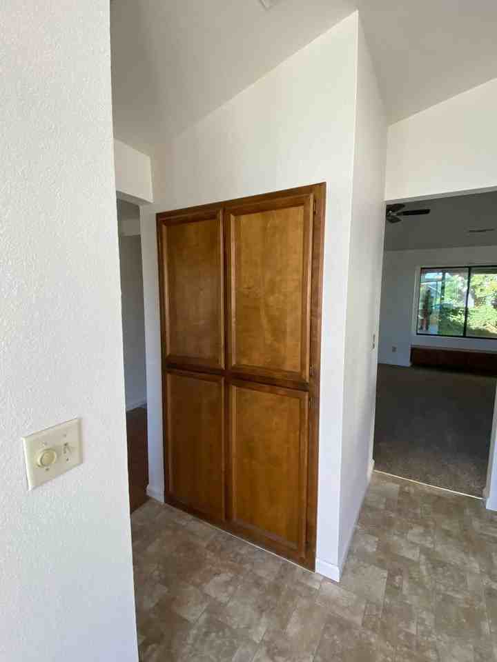 110 Castlemont Dr - Photo 7 of 18