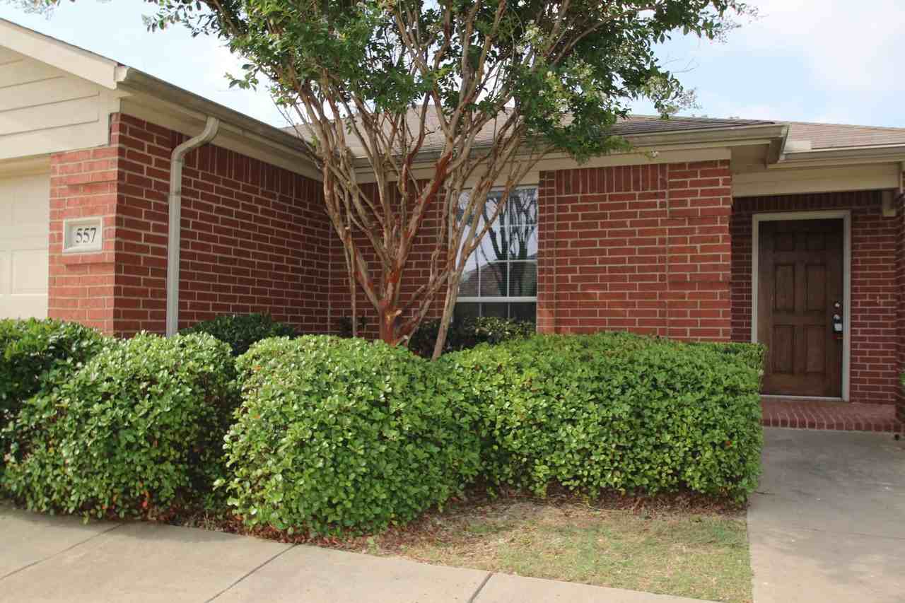 557 Winbridge Ln - Photo 2 of 20
