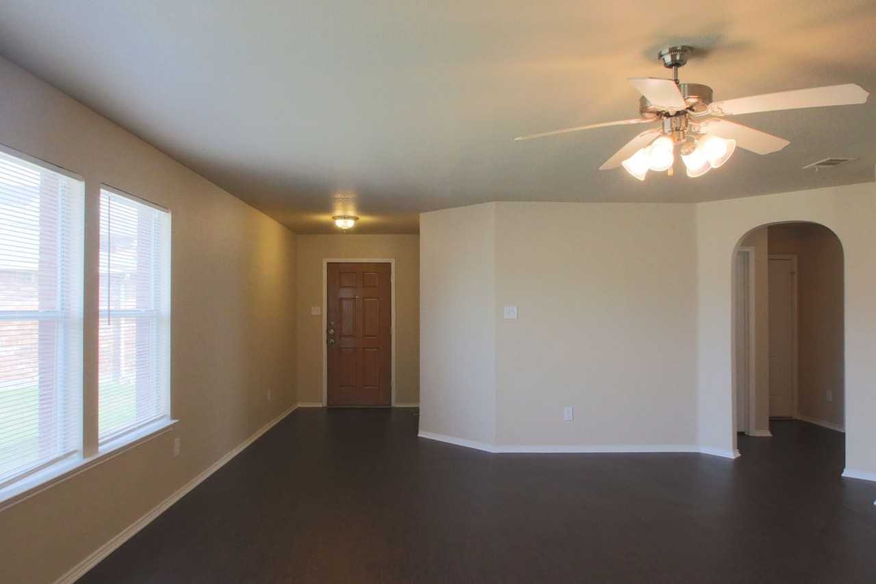 557 Winbridge Ln - Photo 5 of 20