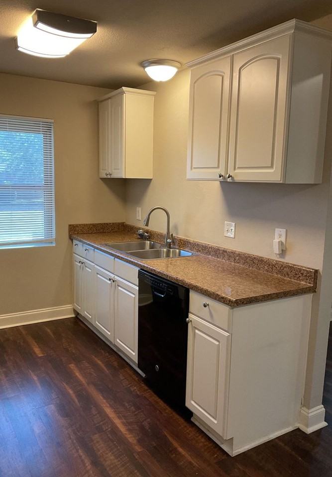 2301 Lago Trl - Photo 4 of 23