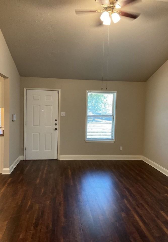 2301 Lago Trl - Photo 7 of 23