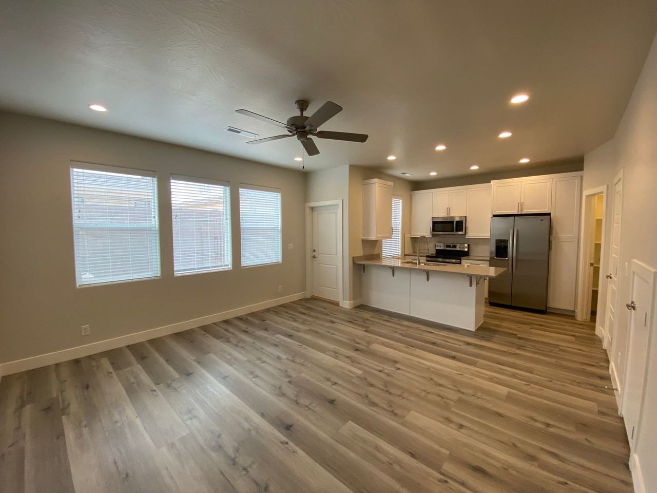 530 E Goldline Dr - Photo 2 of 24