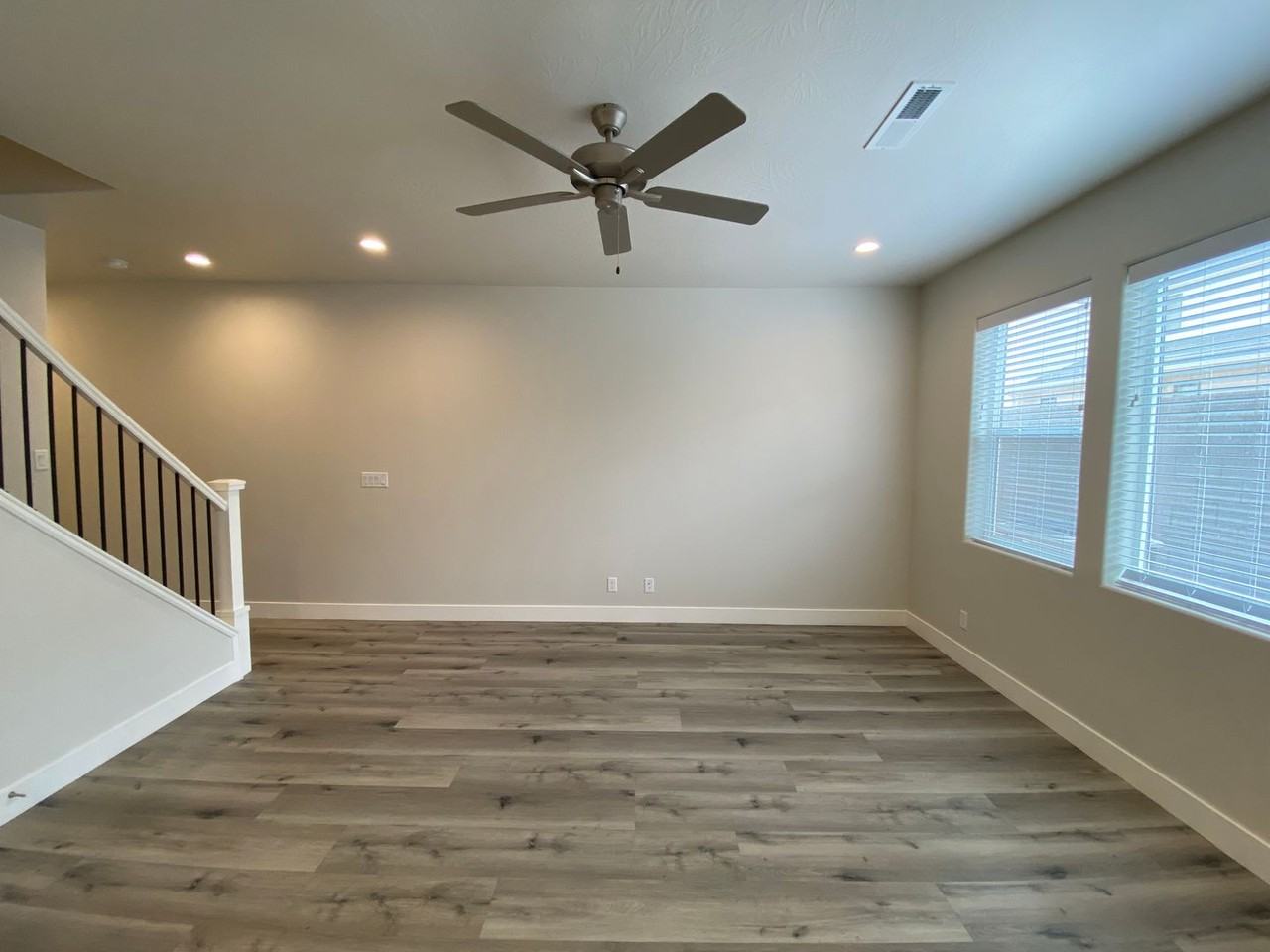 530 E Goldline Dr - Photo 6 of 24