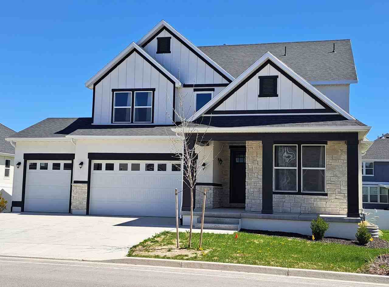 1033 S Vine St - Photo 2 of 50