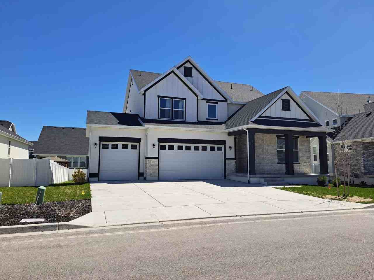 1033 S Vine St - Photo 4 of 50
