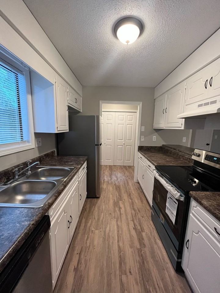 119 Freedom Dr #10 - Photo 2 of 17