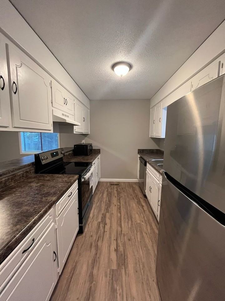119 Freedom Dr #10 - Photo 5 of 17