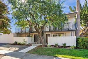 featured image of 20650 Park Cir E