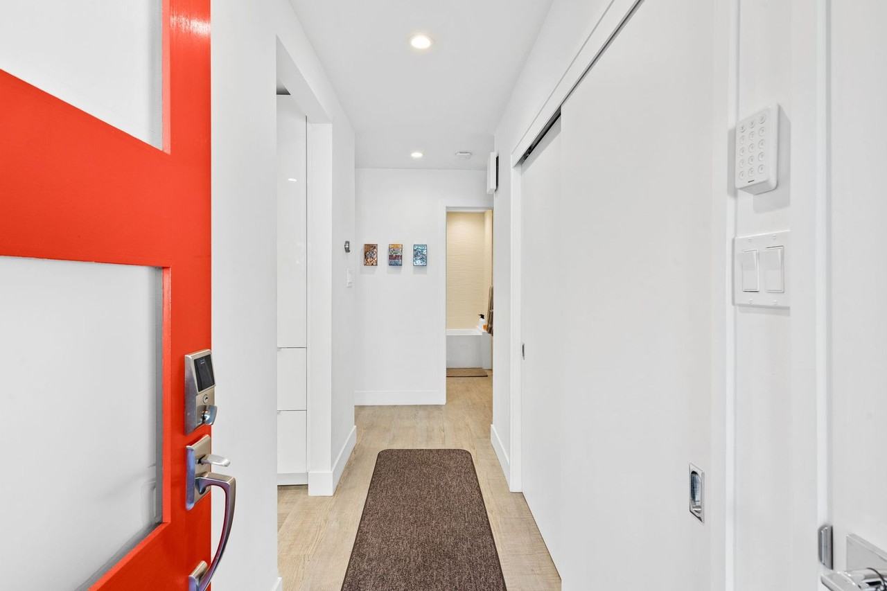 1028 East Ave - Photo 2 of 43
