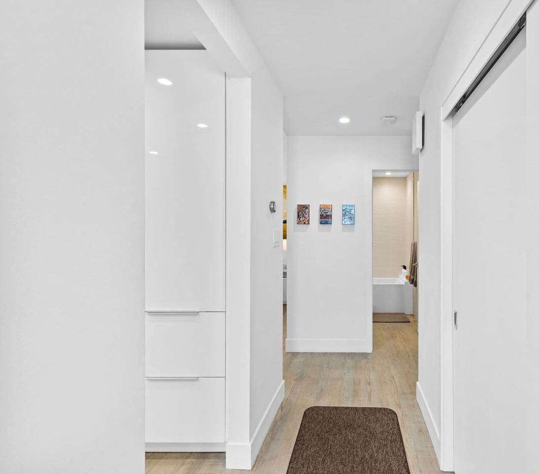 1028 East Ave - Photo 3 of 43