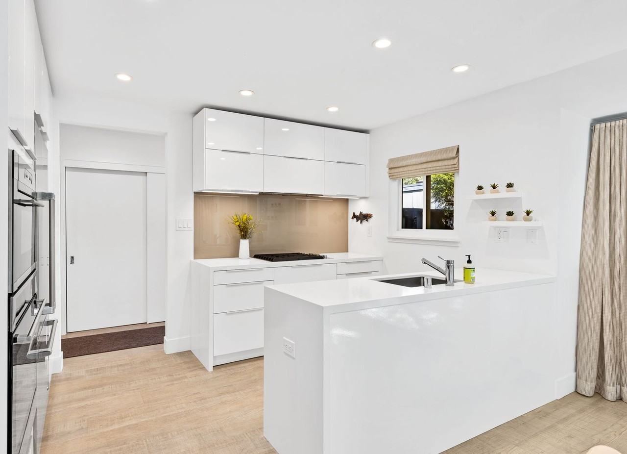 1028 East Ave - Photo 5 of 43