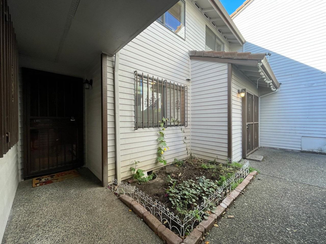 12128 Se 104th Ct - Photo 2 of 33