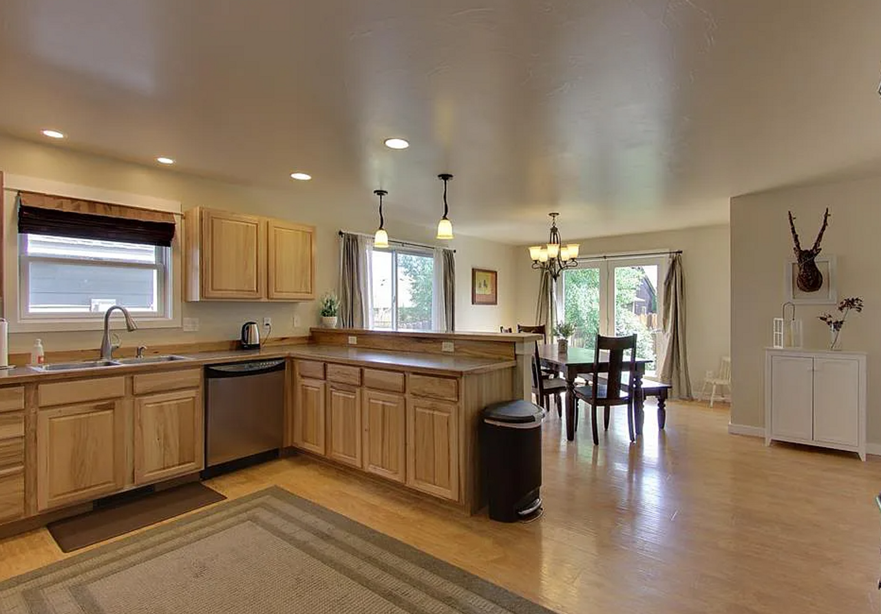 972 Yellowstone Ave - Photo 5 of 11