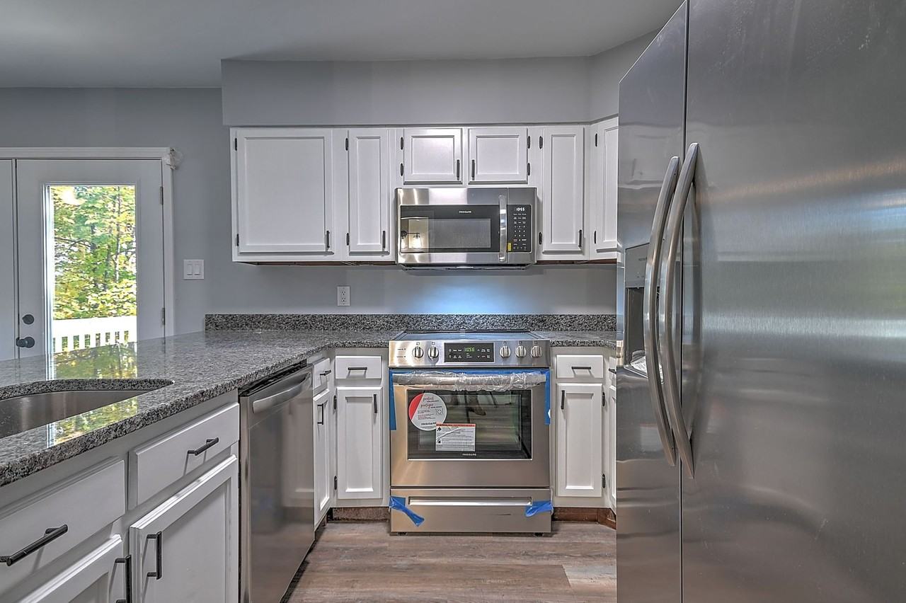 254 Wildwood Dr - Photo 4 of 31