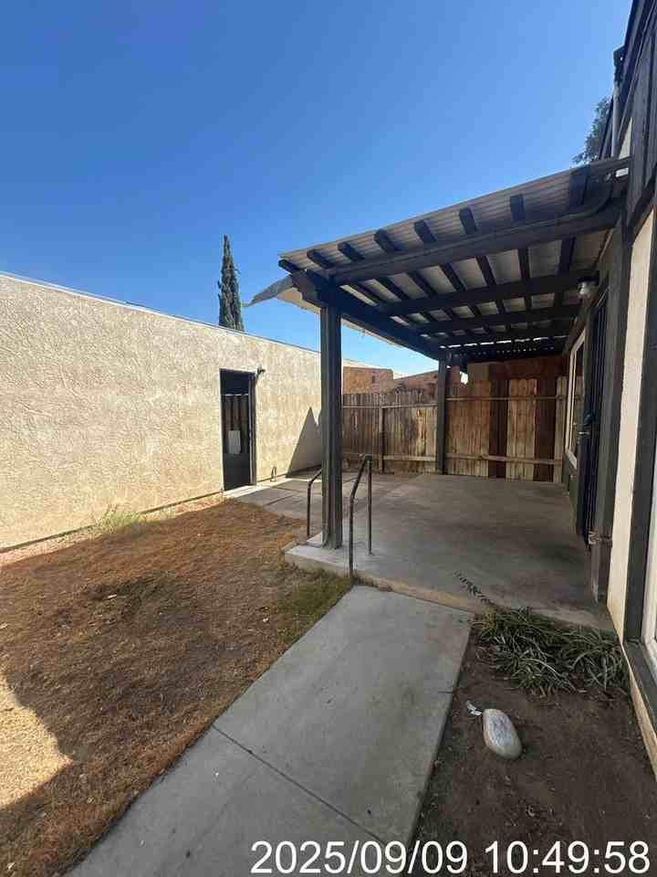 3608 Sampson Ct - Photo 4 of 12