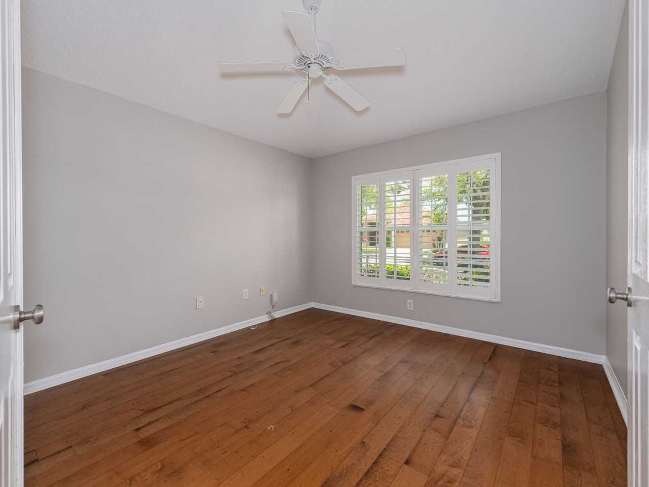 10333 Abbotsford Dr - Photo 3 of 40