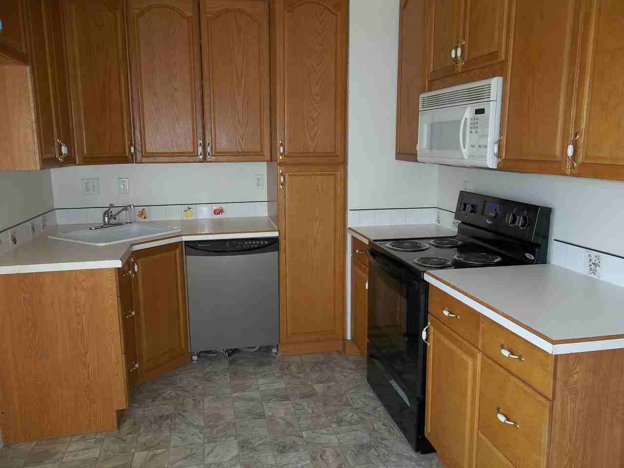 152 3rd St - Photo 3 of 9