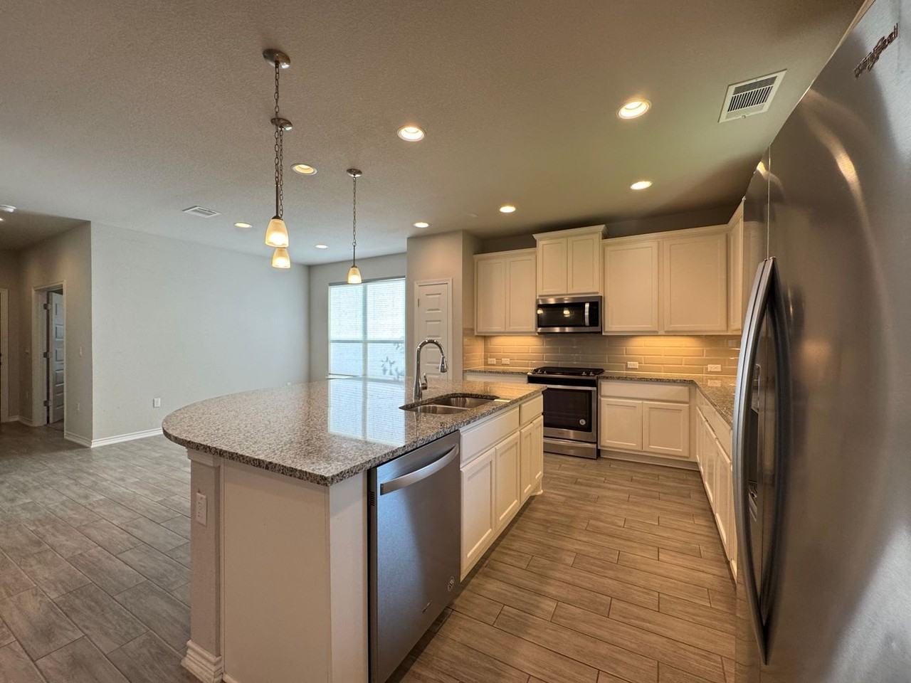14100 Mccoy Loop - Photo 6 of 39