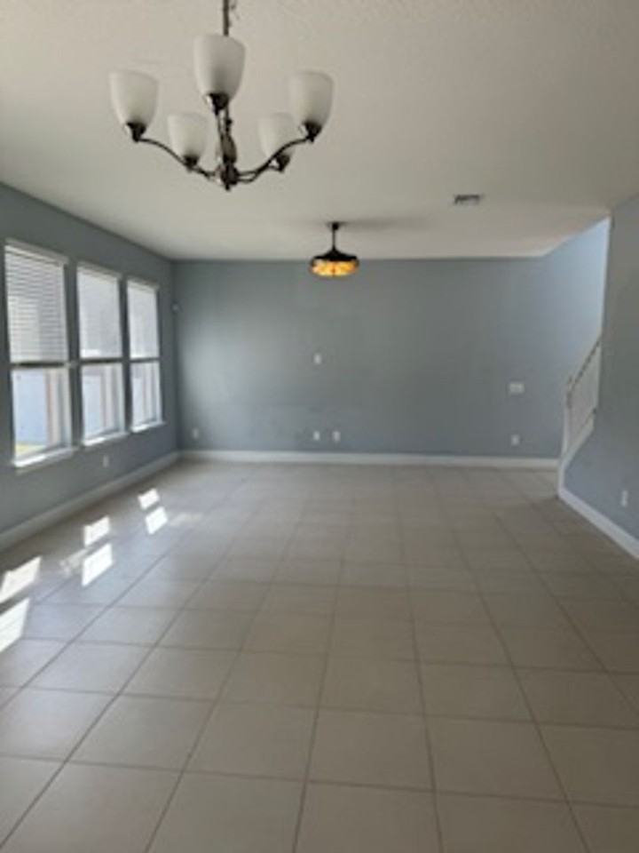 5717 Sw 49th Ave - Photo 6 of 50