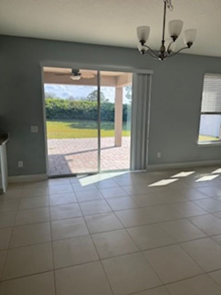 5717 Sw 49th Ave - Photo 7 of 50