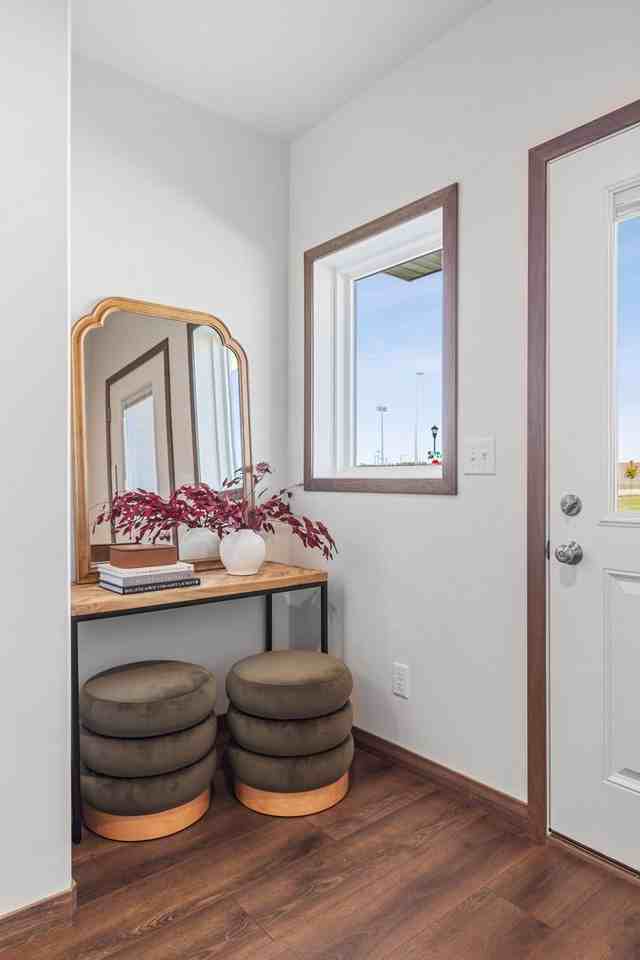 1008 61st Ave W - Photo 3 of 20