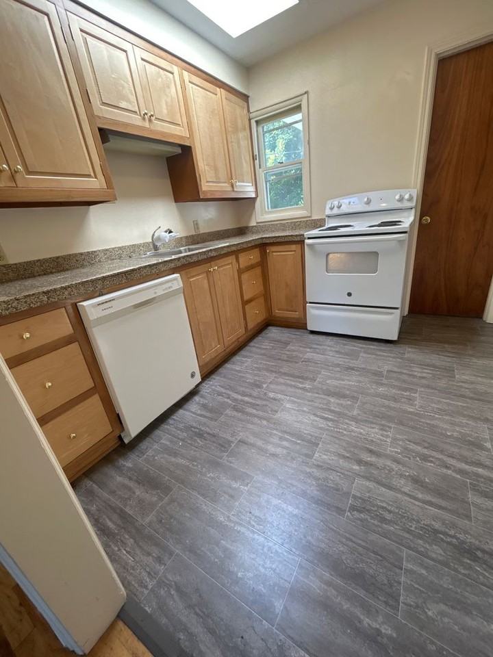 3445 Se 3rd St #2 - Photo 2 of 8