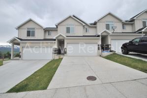 featured image of 786 E Ruby Dr