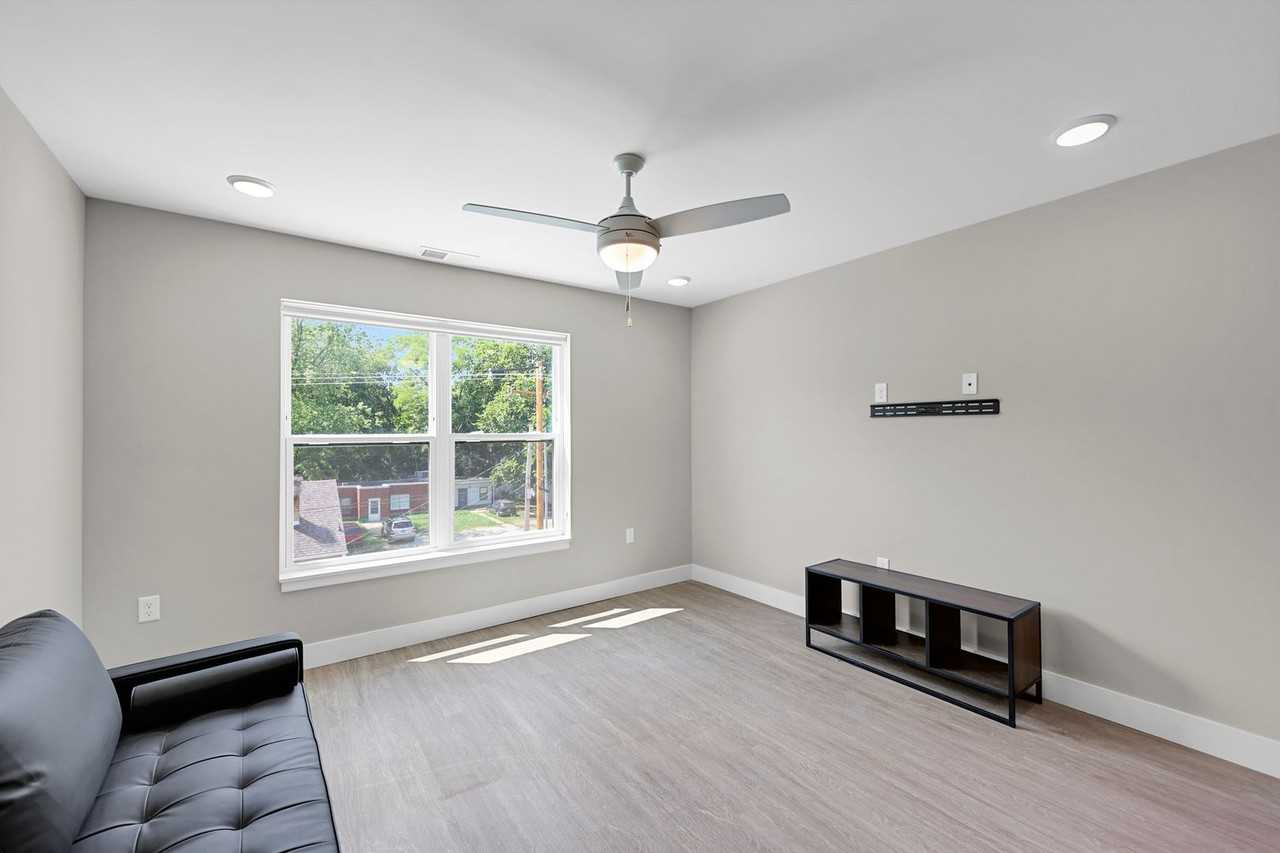 507 Springfield Ave - Photo 5 of 10