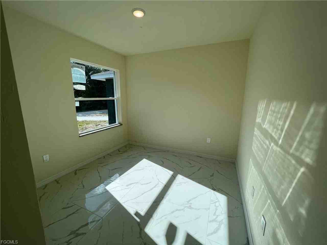 5317 30th St Sw - Photo 5 of 8