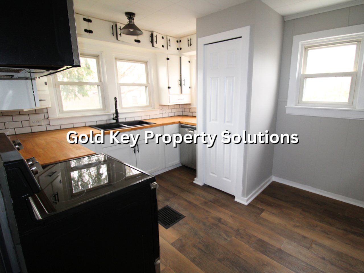 3318 E 14th St - Photo 5 of 19