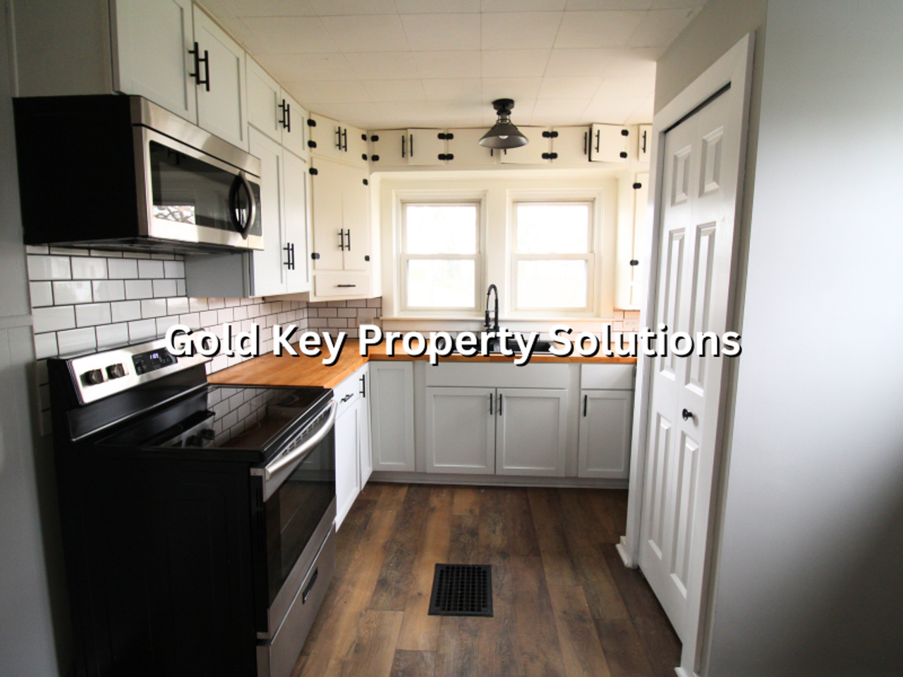 3318 E 14th St - Photo 6 of 19