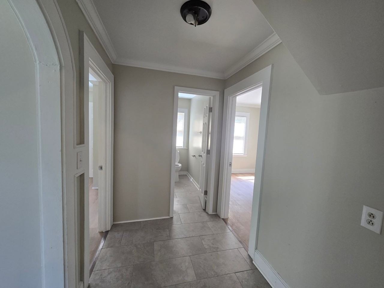 330 Stratford Rd - Photo 4 of 12