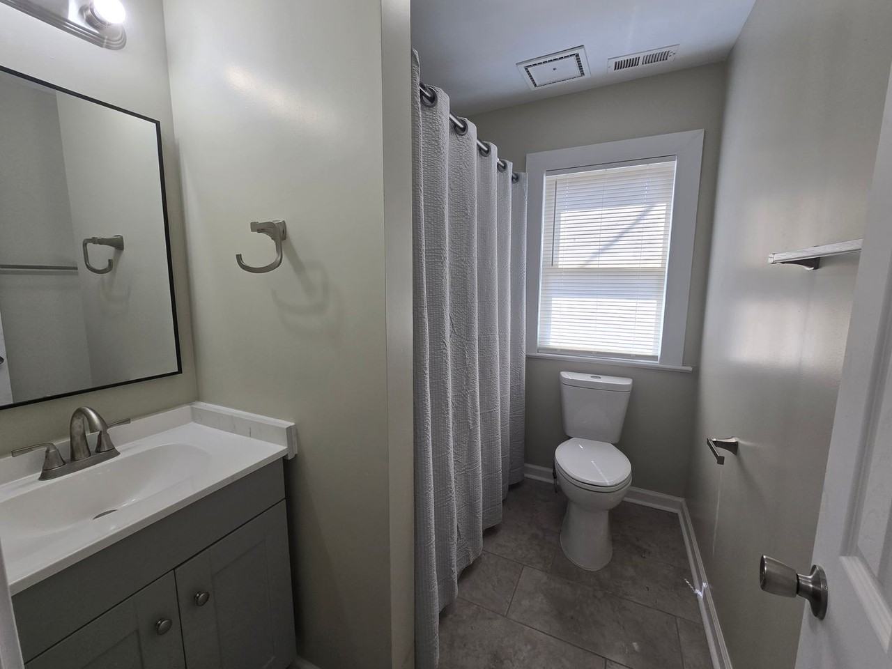 330 Stratford Rd - Photo 7 of 12