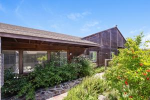 featured image of 201 Meadowlark Ln