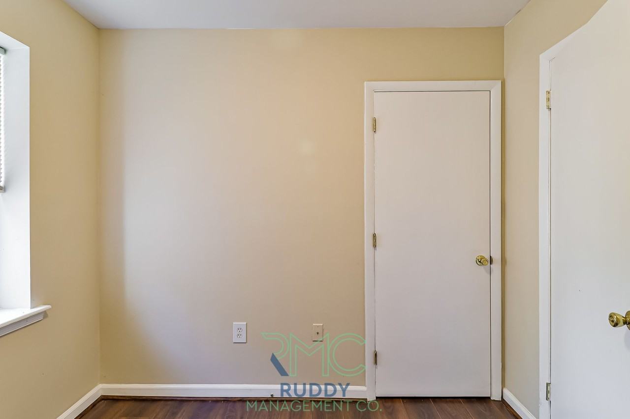Come Home to Buena Vista 3 Bedroom Apartment in SE Washington DC - Photo 4 of 15