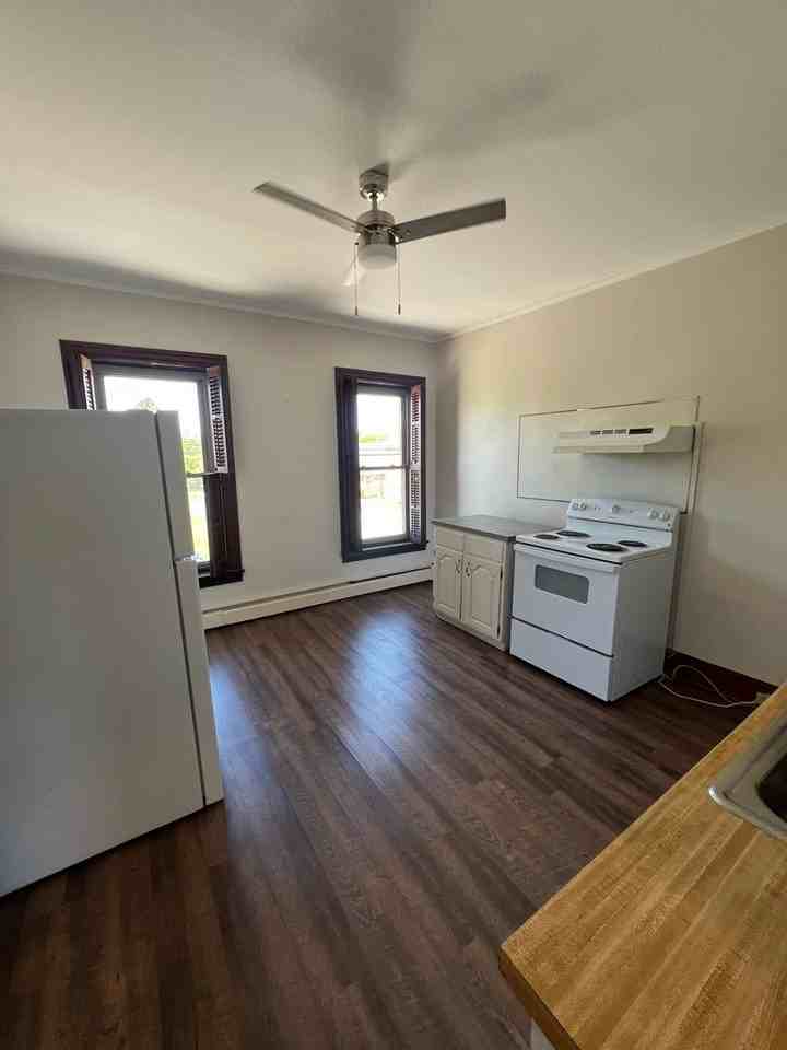 200 Walnut St - Photo 3 of 22