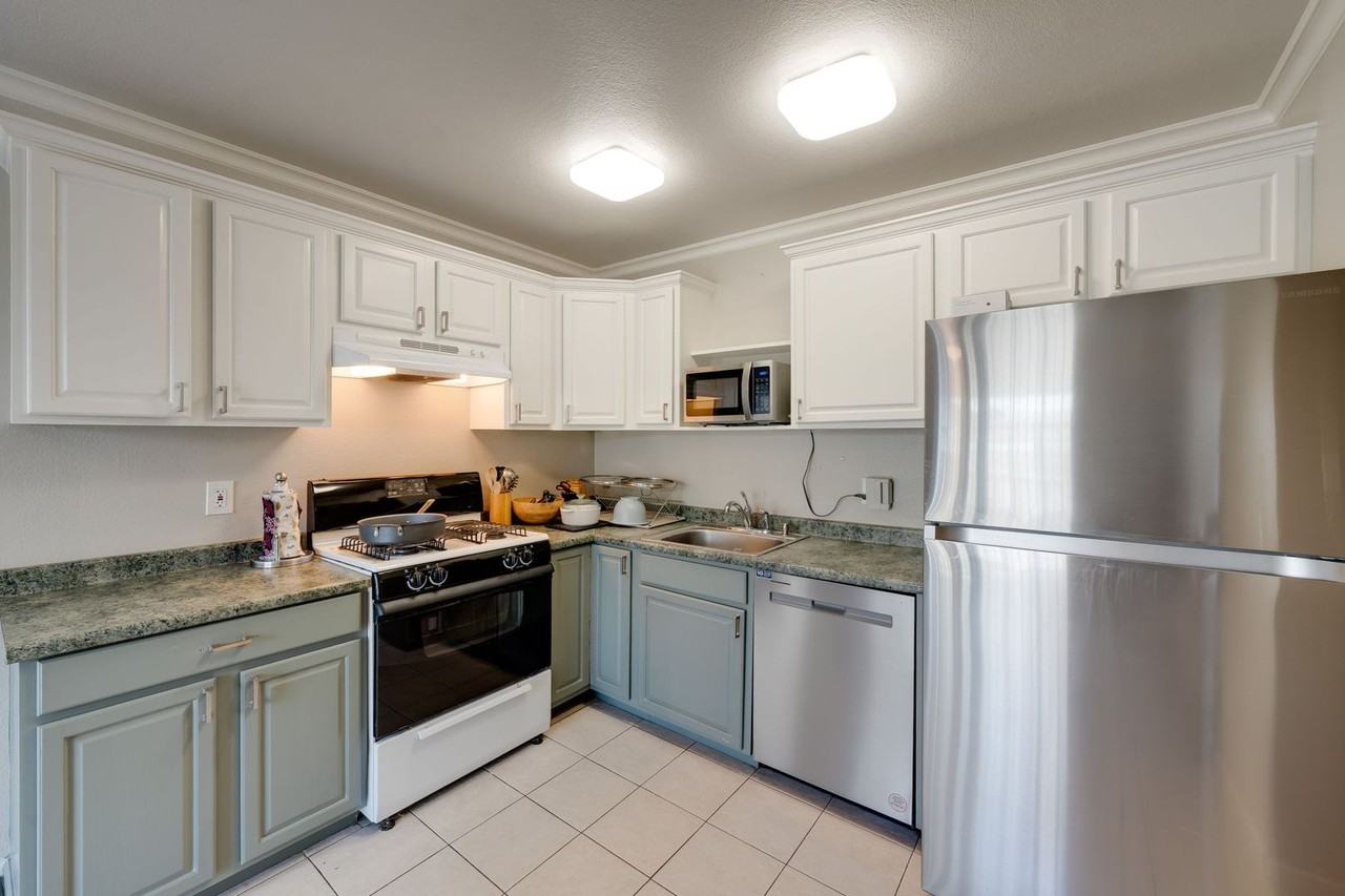10158 De Soto Way - Photo 2 of 22