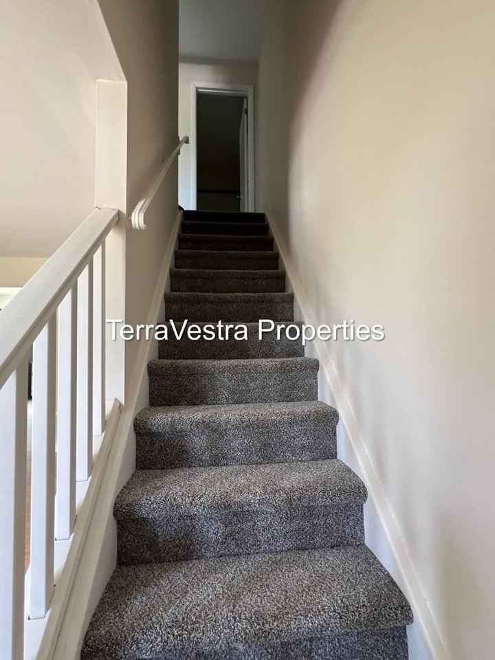 13 Grasmur Ct - Photo 6 of 18