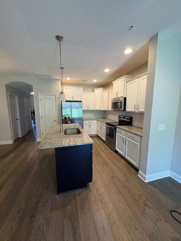 216 Bixby Private Ln - Photo 5 of 25