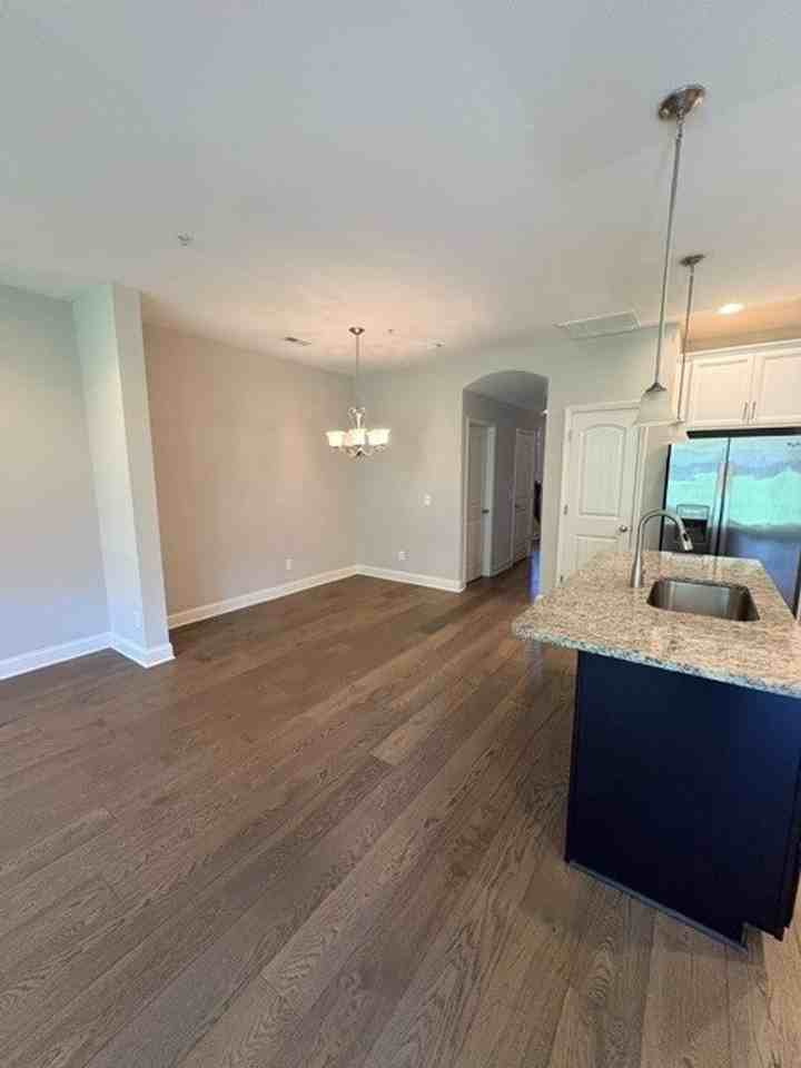 216 Bixby Private Ln - Photo 7 of 25