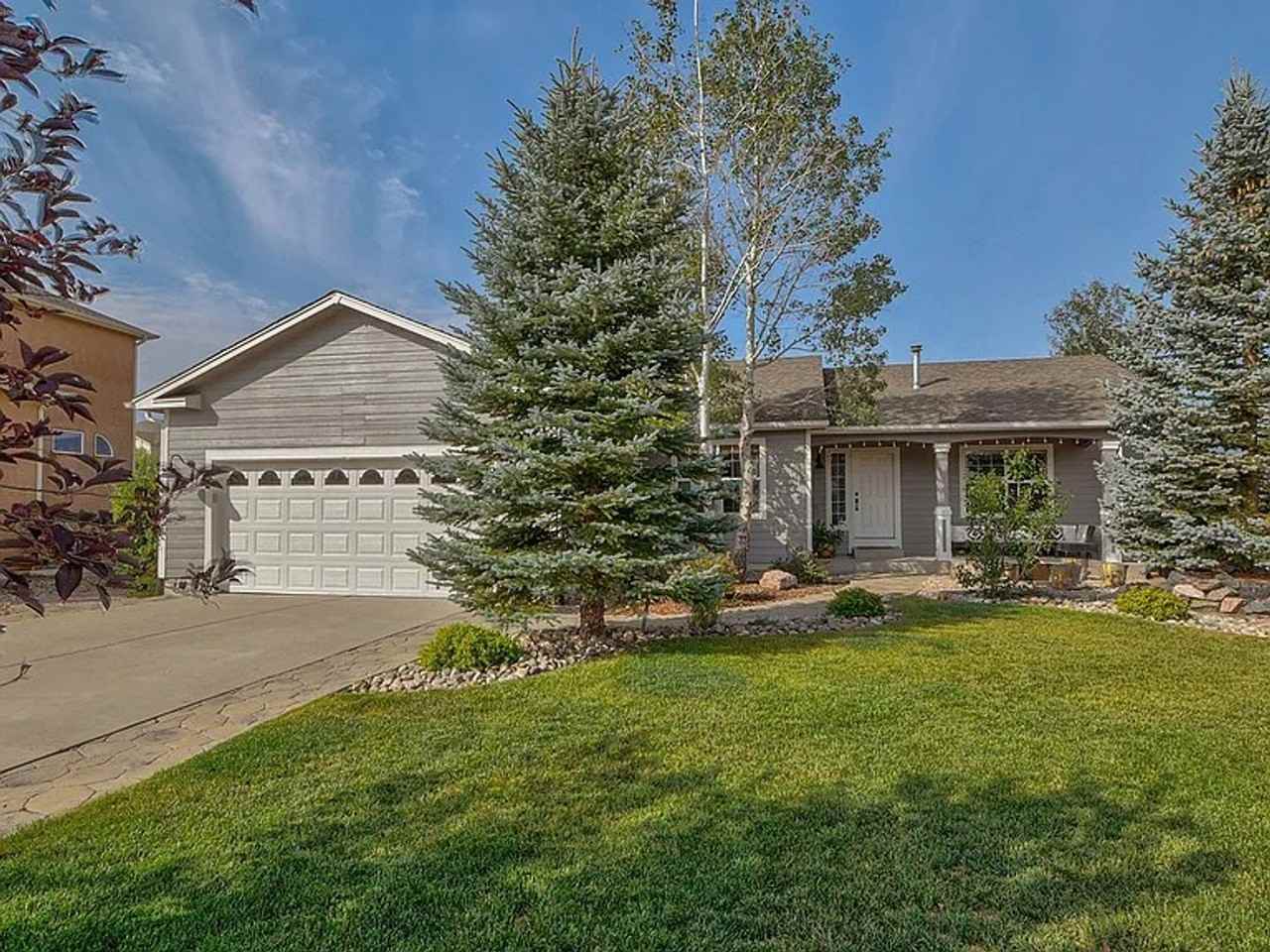 15692 Paiute Cir - Photo 4 of 37